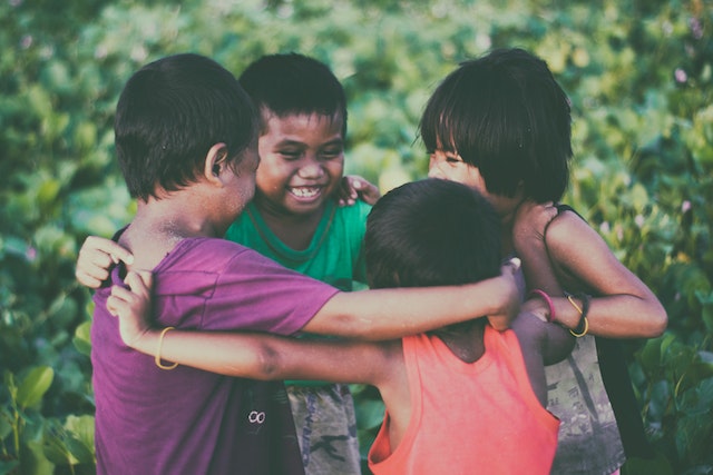 permainan anak laki - laki