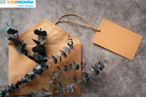 cover artikel tentang cinderamata dari tutorindonesia.co.id, melayani harga guru privat ke rumah, les privat bekasi, jasa les privat, biaya les sd per bulan, biaya les privat sd, biaya les privat per bulan, biaya les privat jakarta, biaya les privat per hari, biaya les privat, harga les privat, biaya les rumahan, biaya les privat untuk anak tk, Les Privat TK, guru privat bahasa inggris, tutor privat